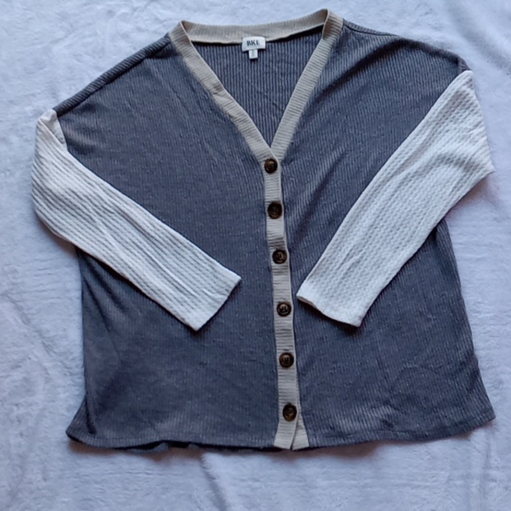 BKE  Grey and Cream Cardigan from The Buckle Sz Sm